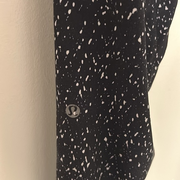 Lululemon Lightweight Black Joggers Travel Athletic Hiking Size 6 - Picture 6 of 6